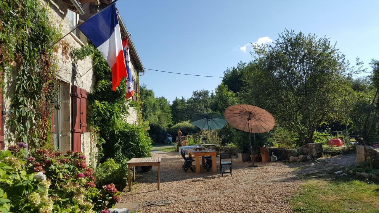 Le Moulin De Pensol - Gites Exterior foto
